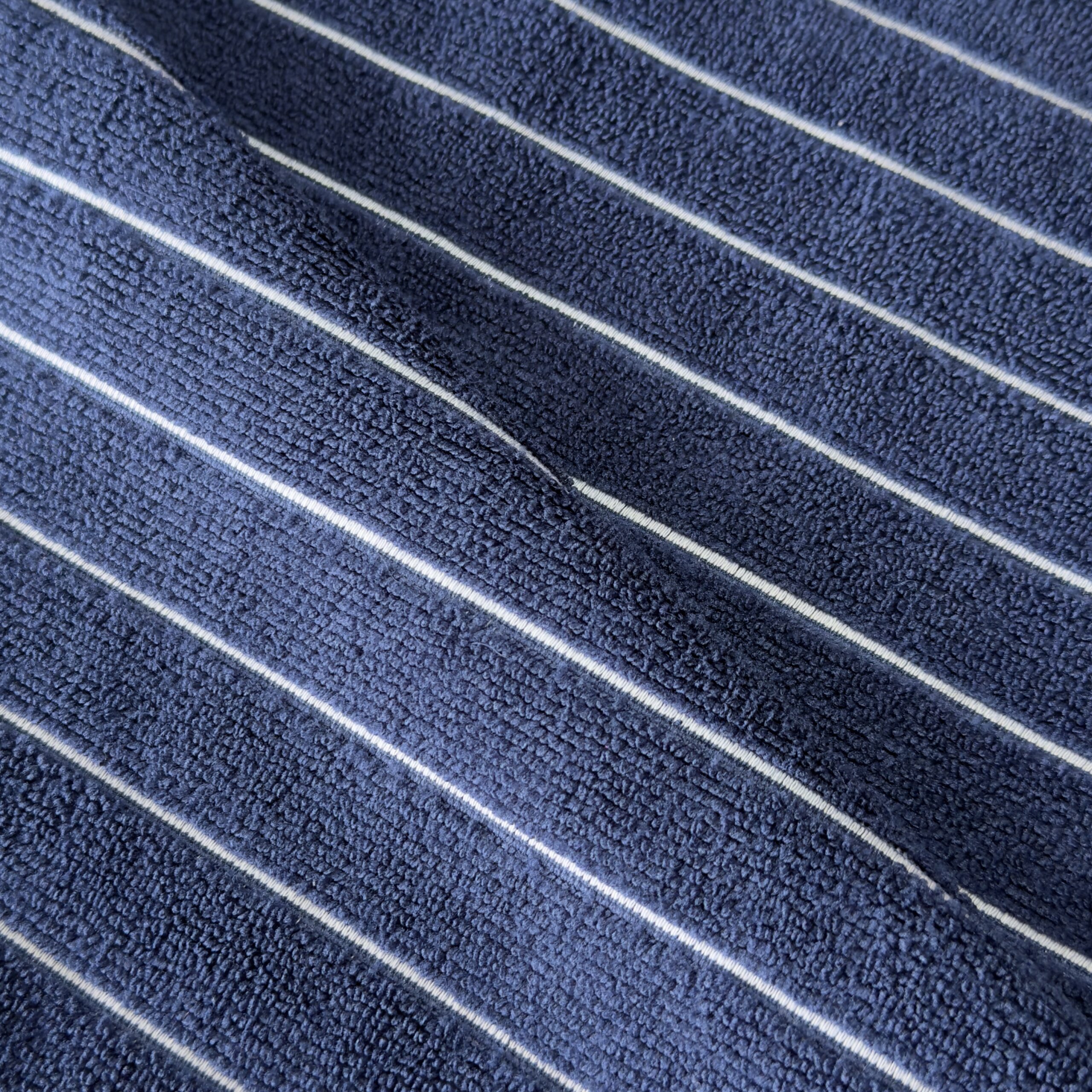 Azul marino - líneas blancas