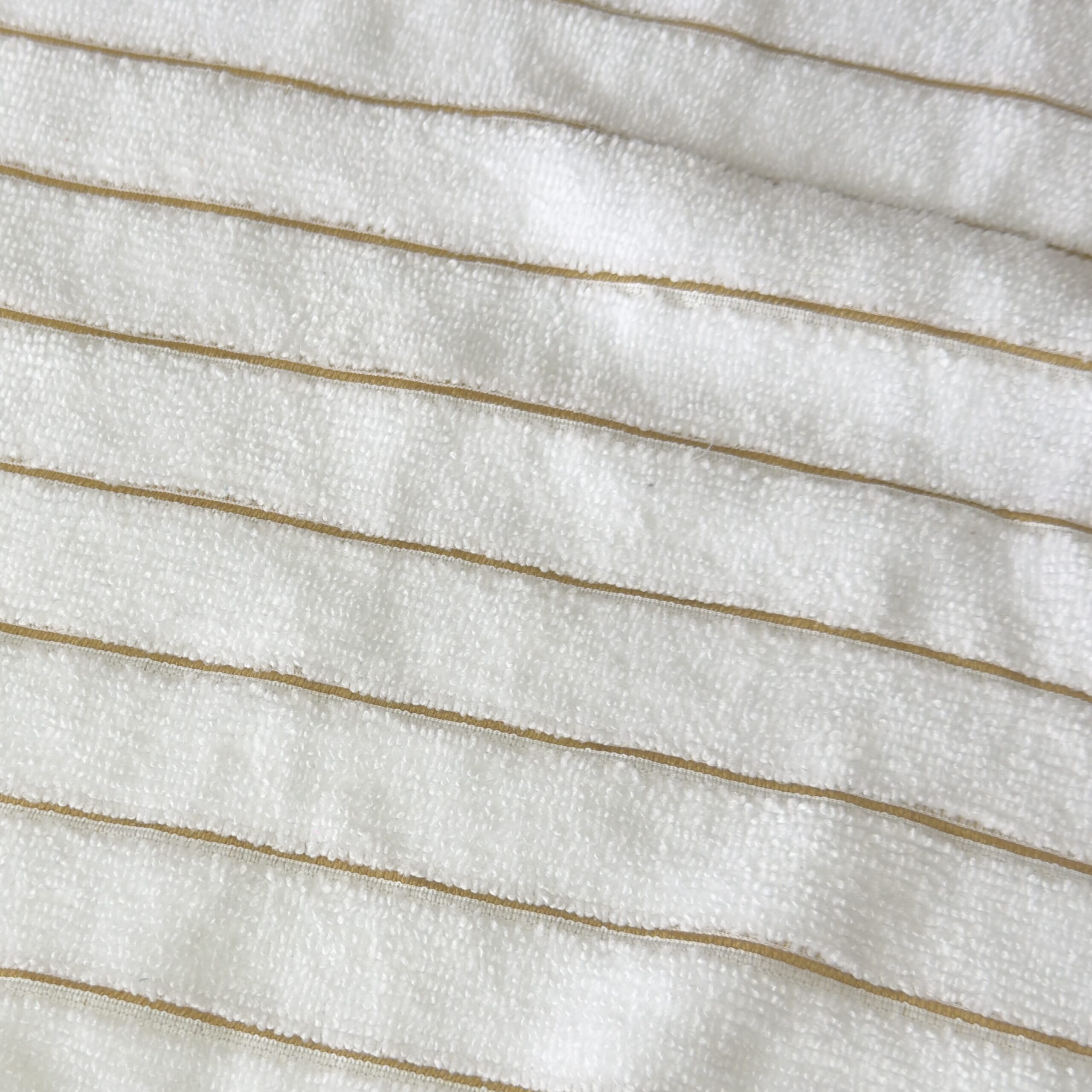 Blanco - líneas café