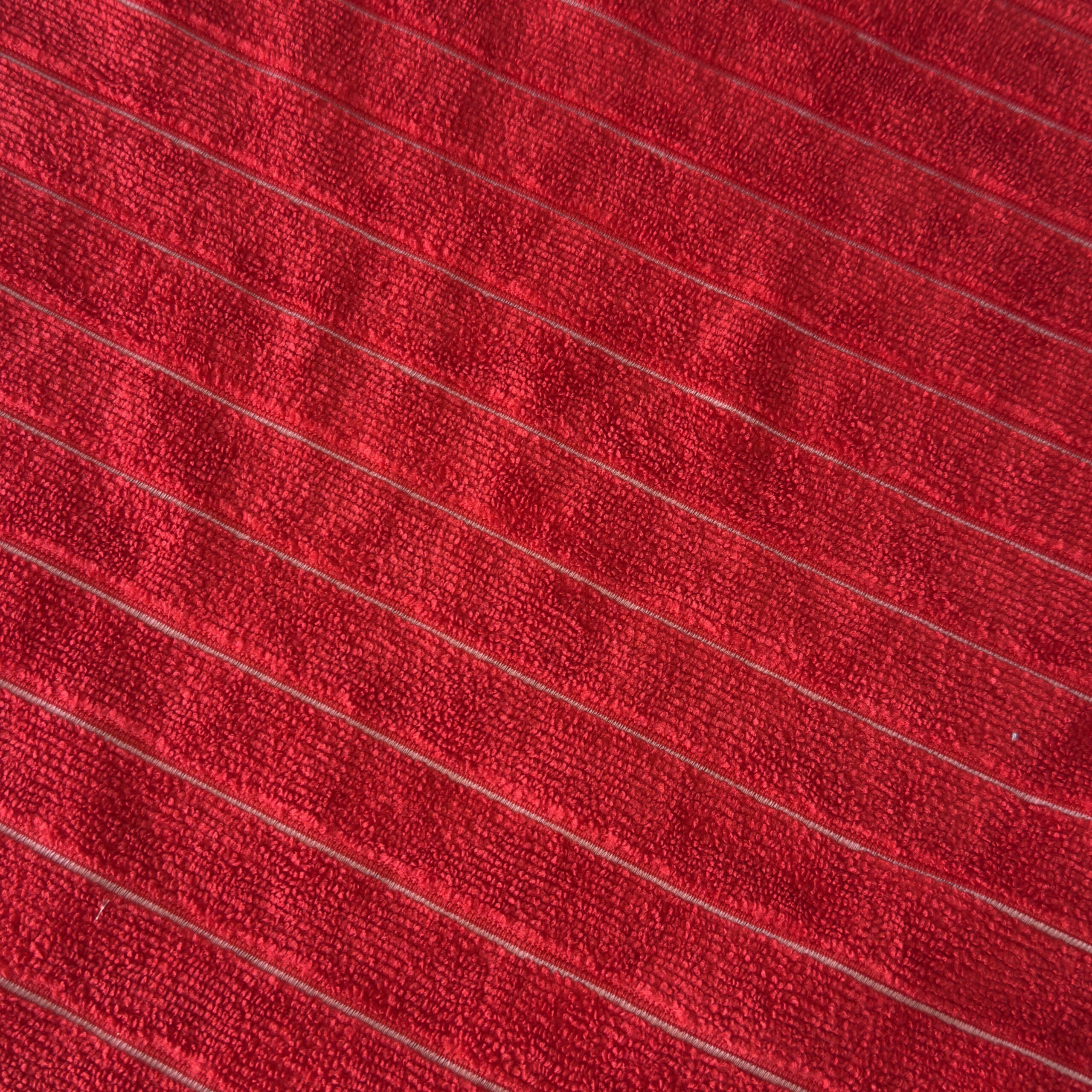 Rojo - líneas blancas